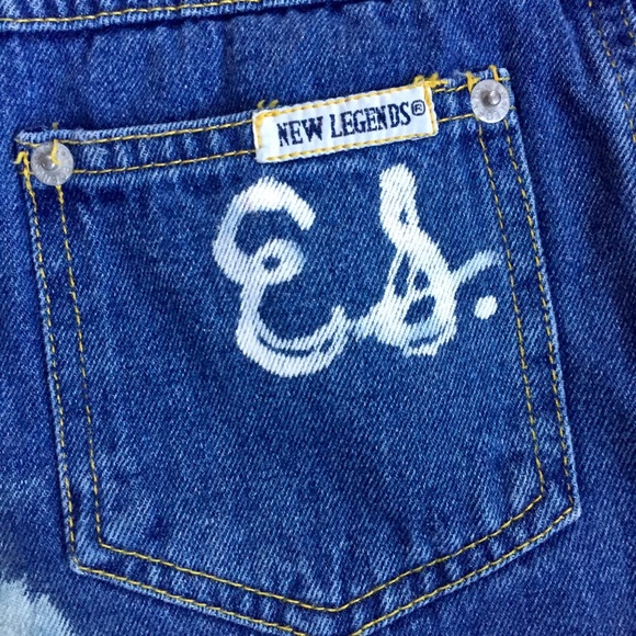 VINTAGE High Waisted Bleached Denim Shorts - Picture 7 of 8